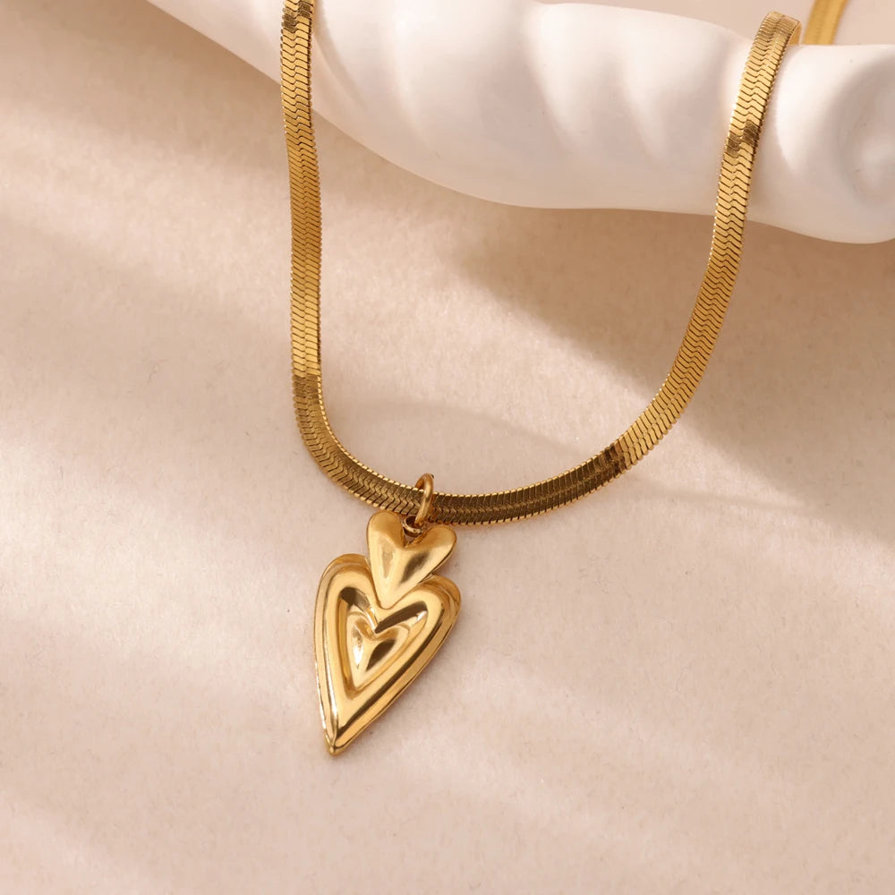 Punk Gold Heart Pendant Necklace – Stainless Steel OT Buckle Beaded Choker, Y2K Style