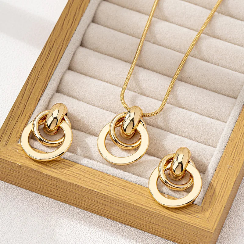 Vintage Gold Geometry Jewelry Set – Simple Circle Necklace & Earrings for Daily Wear and Parties