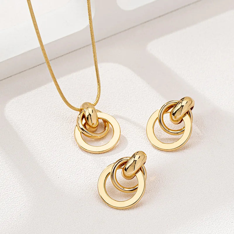 Vintage Gold Geometry Jewelry Set – Simple Circle Necklace & Earrings for Daily Wear and Parties