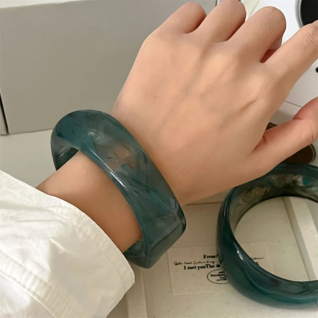 Chunky Translucent Acrylic Bangle – Bold Retro Polygon Design for Women