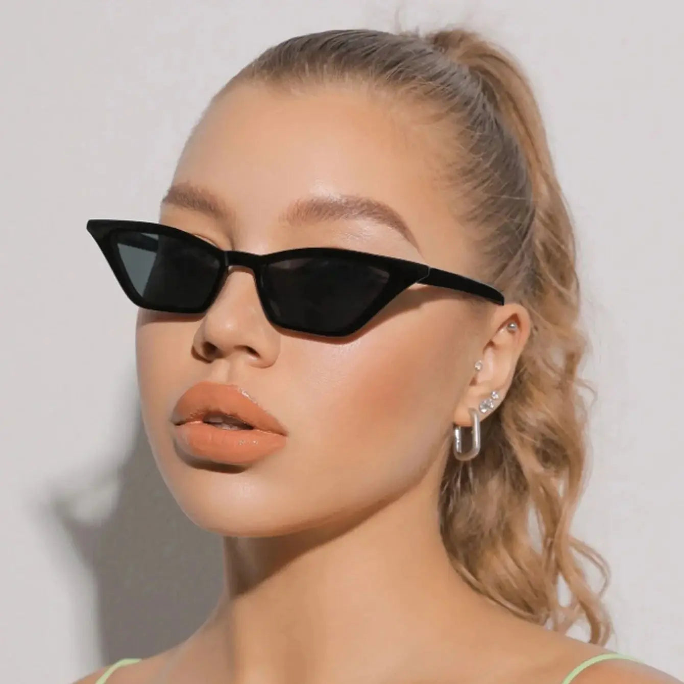 Mini Cat Eye Sunglasses – Trendy Retro Style for Beach & Parties