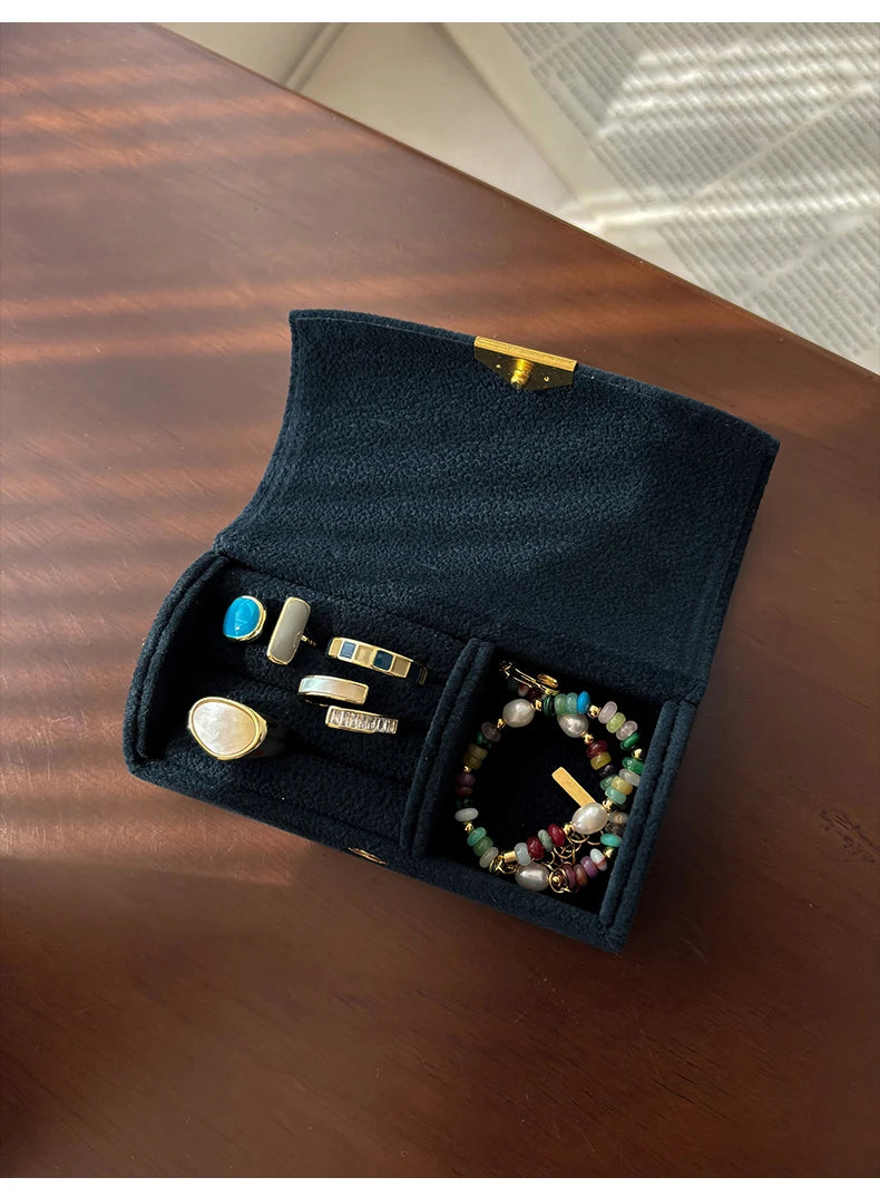 Mini Velvet Jewelry Box – Light Luxury, Anti-Oxidation Storage for Travel & Business Trips