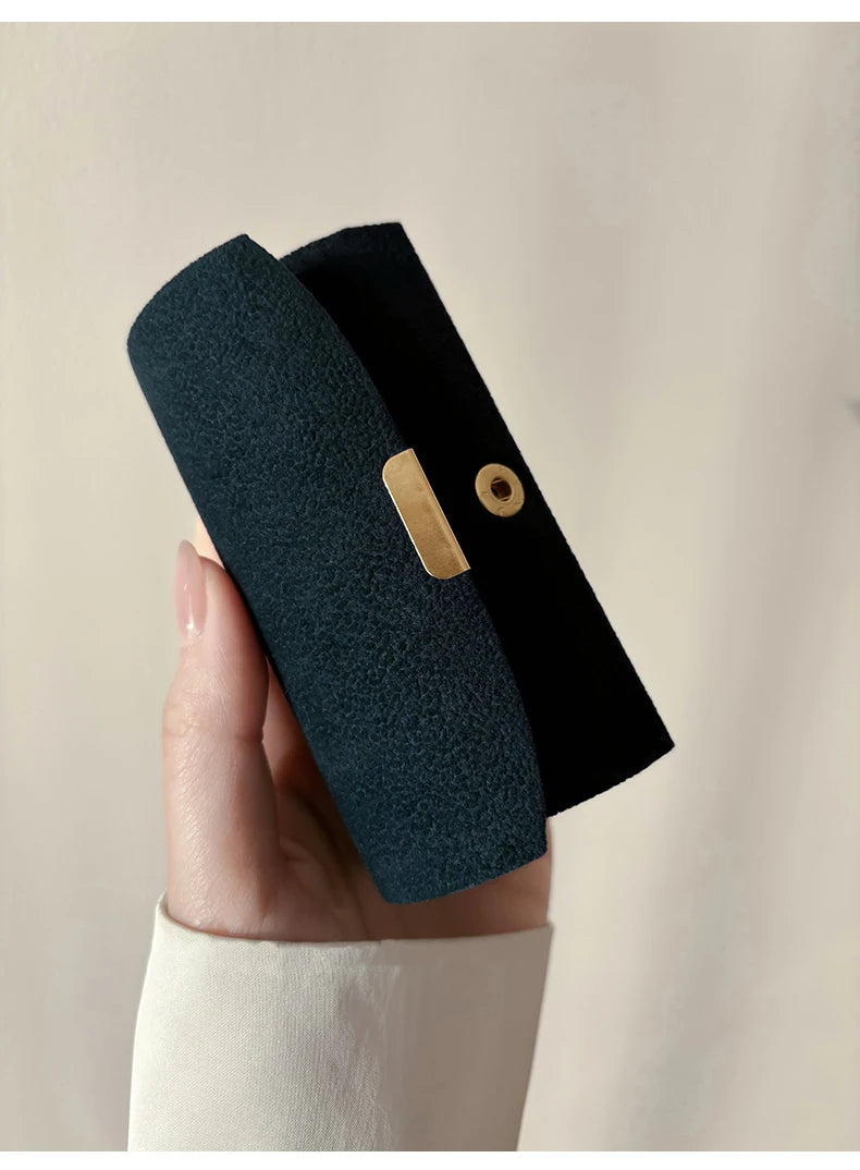 Mini Velvet Jewelry Box – Light Luxury, Anti-Oxidation Storage for Travel & Business Trips