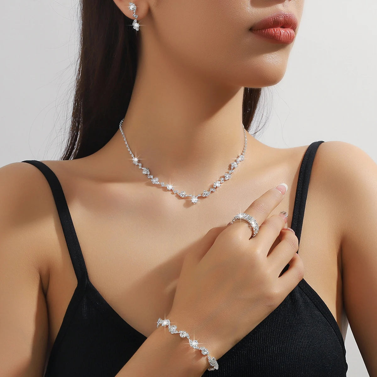 5-Piece Minimalist Claw Chain Jewelry Set – Earrings, Necklace, Bracelet & Ring for Parties and Gifts