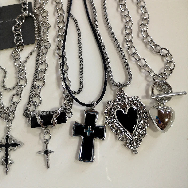 Black Heart Cross Pendant Necklace – Punk Rock Y2K Chain for Men & Women