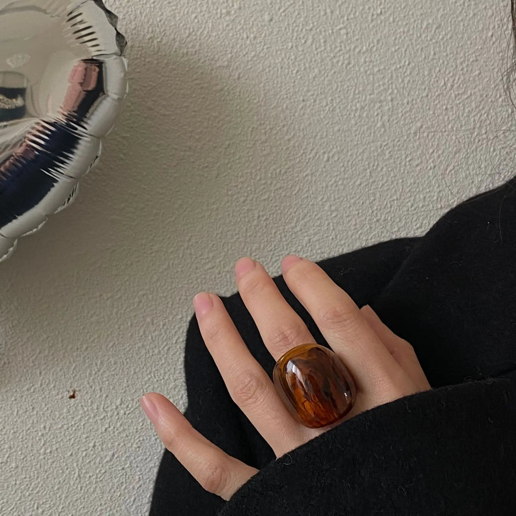 Vintage Amber Resin Ring – Bold Geometric Statement Piece for Women