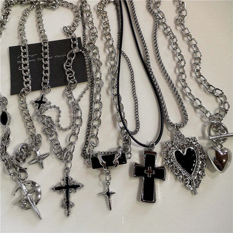 Black Heart Cross Pendant Necklace – Punk Rock Y2K Chain for Men & Women