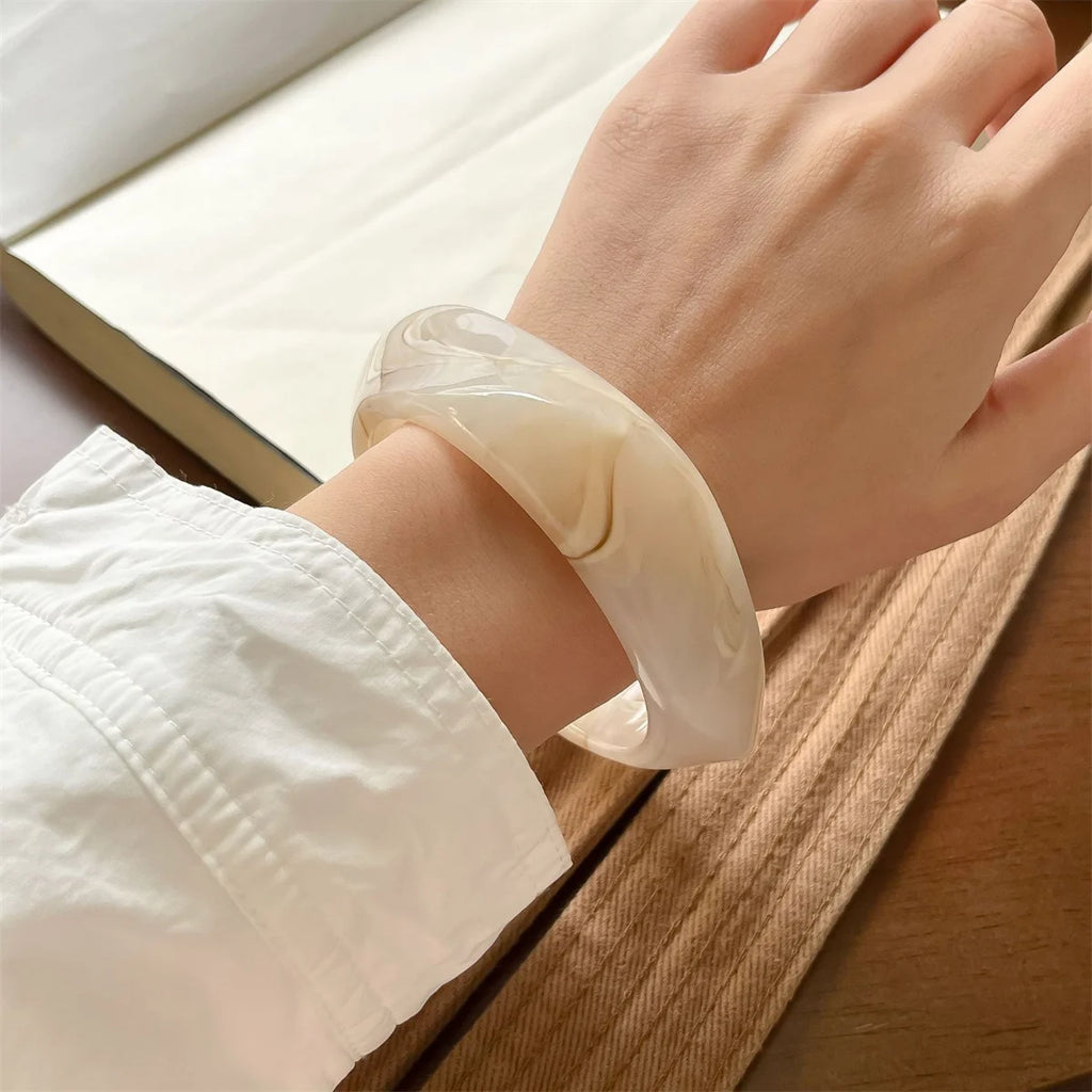 Chunky Translucent Acrylic Bangle – Bold Retro Polygon Design for Women