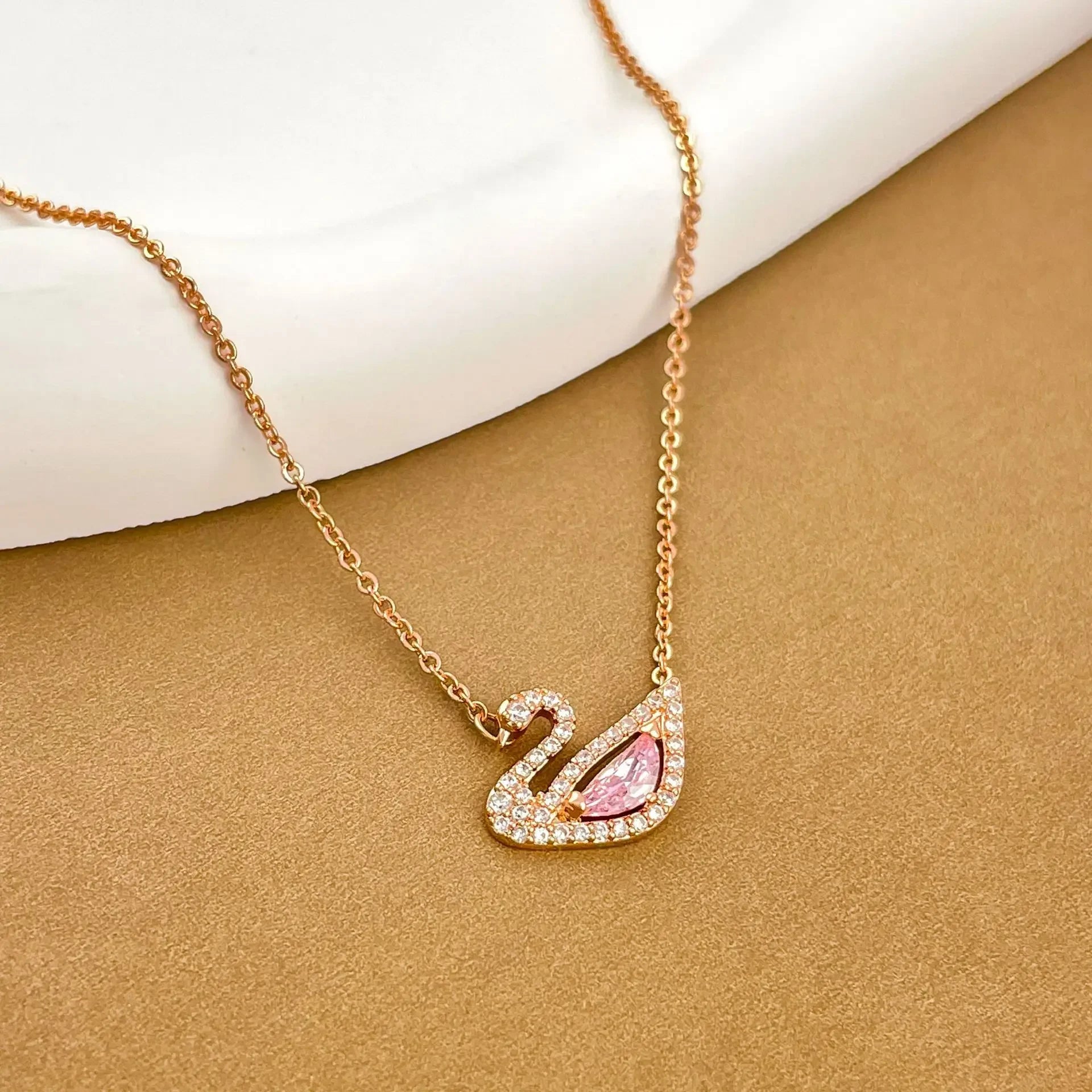 Copper Swan Necklace – Non-Fading Elegant Clavicle Chain for Women, Perfect Valentine’s Gift