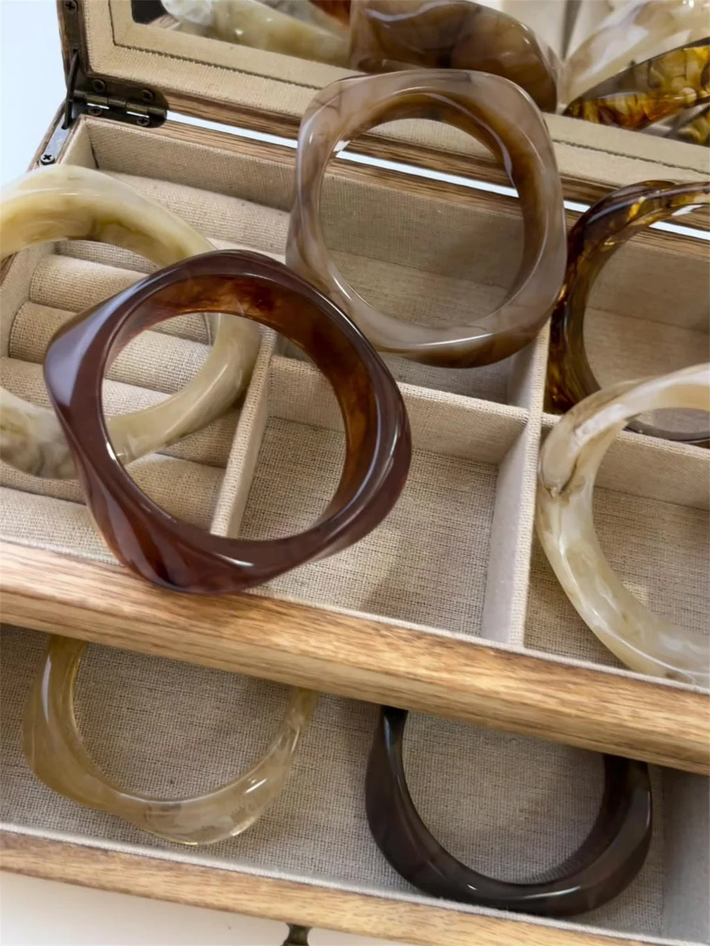 Chunky Translucent Acrylic Bangle – Bold Retro Polygon Design for Women