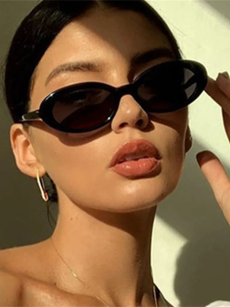 Oval Retro Sunglasses – Small Frame Unisex Design for a Stylish Look