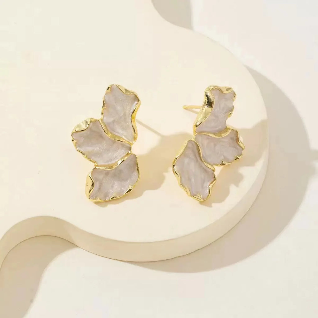 Irregular Cream Flower Earrings – High-Quality Gold Plated Statement Design for Women