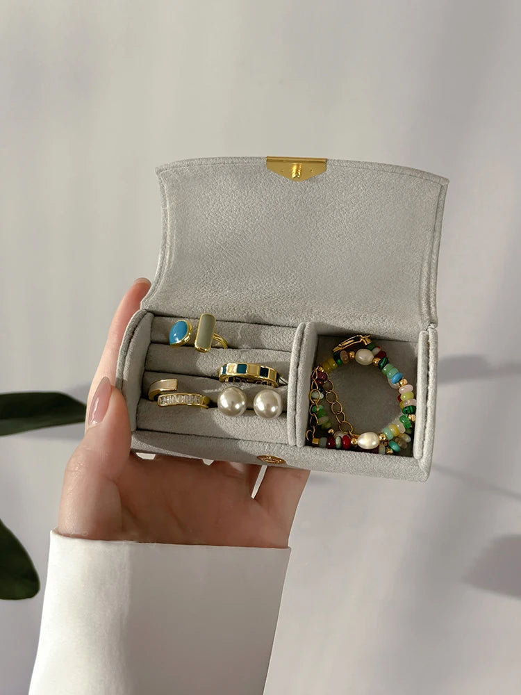 Mini Velvet Jewelry Box – Light Luxury, Anti-Oxidation Storage for Travel & Business Trips