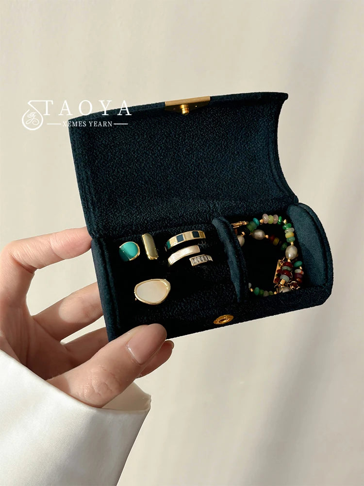 Mini Velvet Jewelry Box – Light Luxury, Anti-Oxidation Storage for Travel & Business Trips
