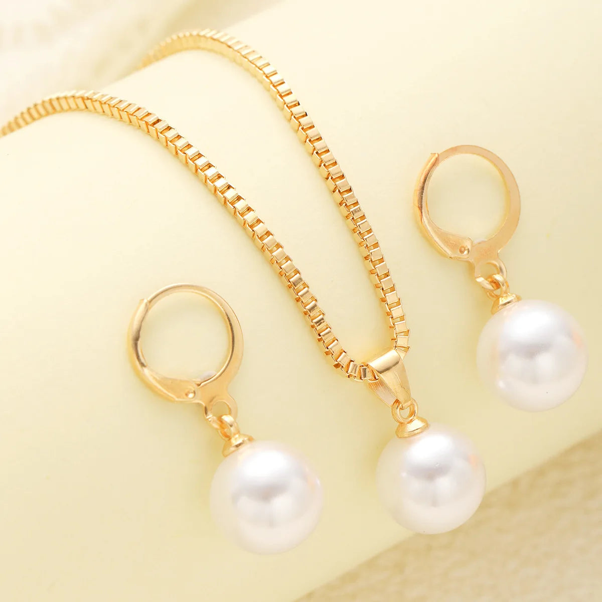 Fashion Pearl Jewelry Set – Simple Dainty Necklace & Dangle Earrings for Daily Wear or Parties