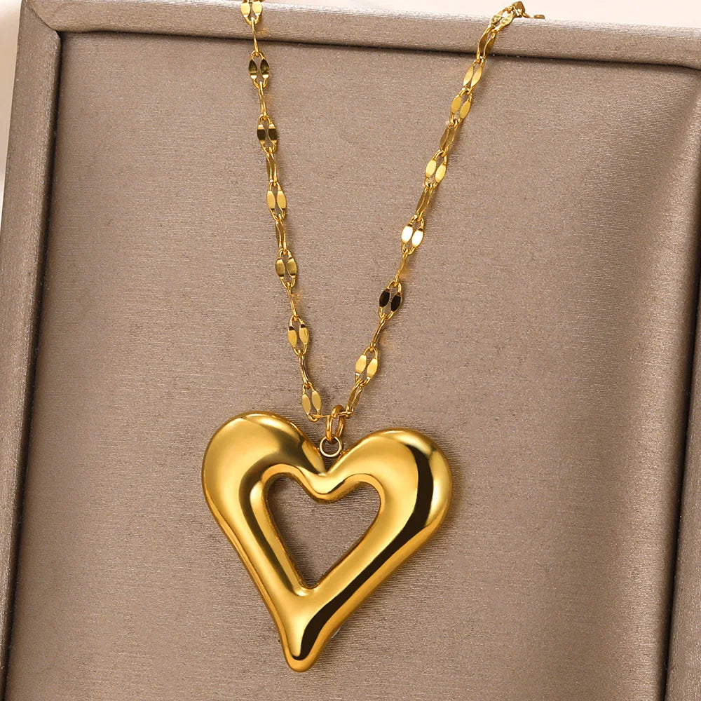 Punk Gold Heart Pendant Necklace – Stainless Steel OT Buckle Beaded Choker, Y2K Style