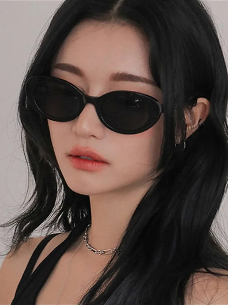Oval Retro Sunglasses – Small Frame Unisex Design for a Stylish Look