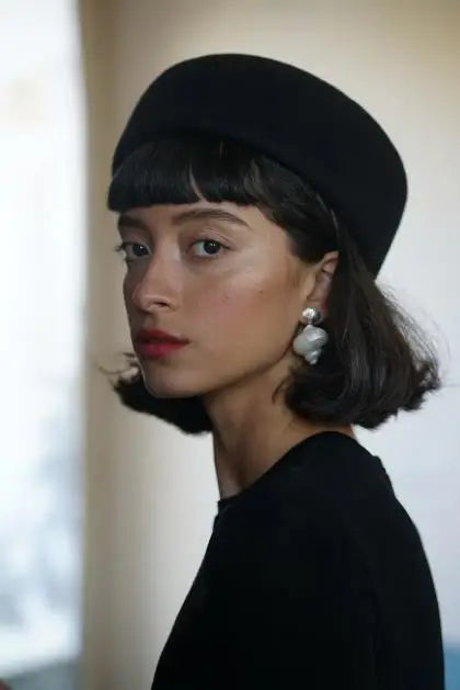 Vintage Wool Felt Beret – Elegant Hard-Top Pillbox Fedora for Weddings & Cocktail Parties