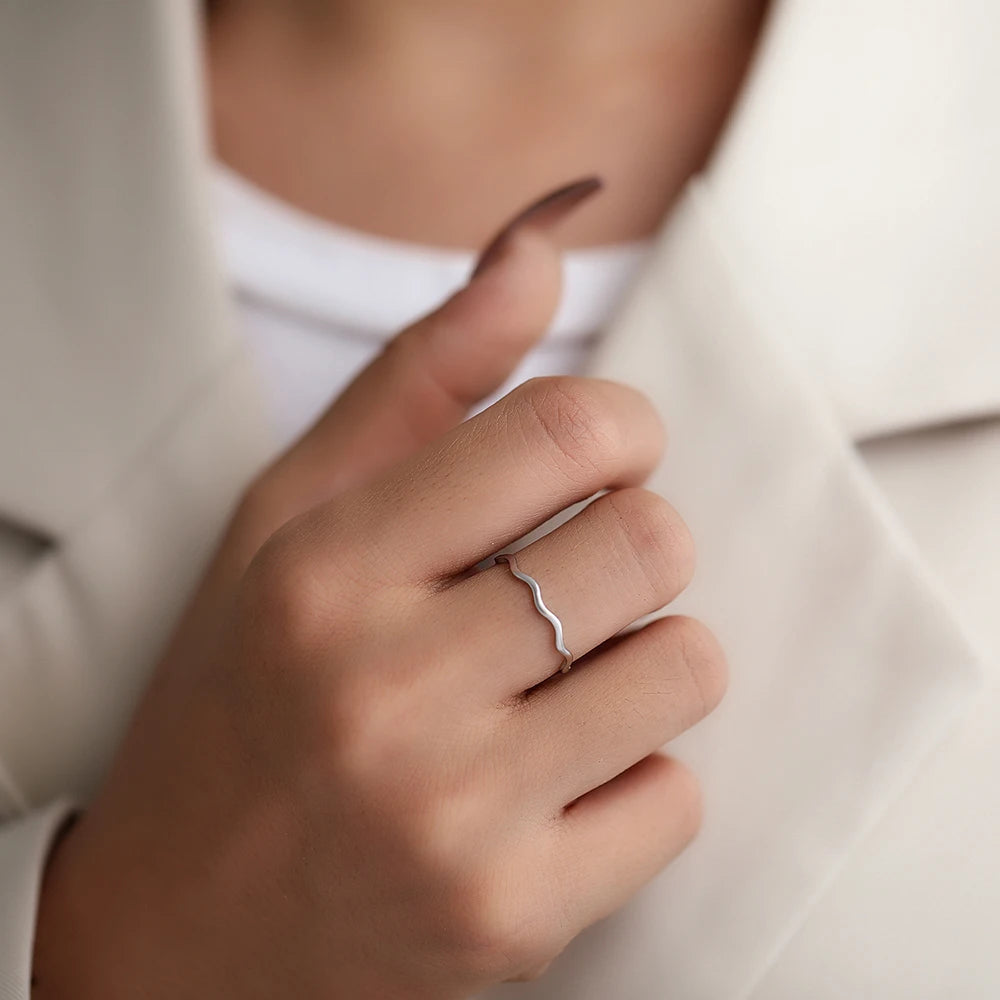 DOTIFI Sea Wave Ring – Minimalist Stainless Steel Couple Band with a Light-Luxury Look