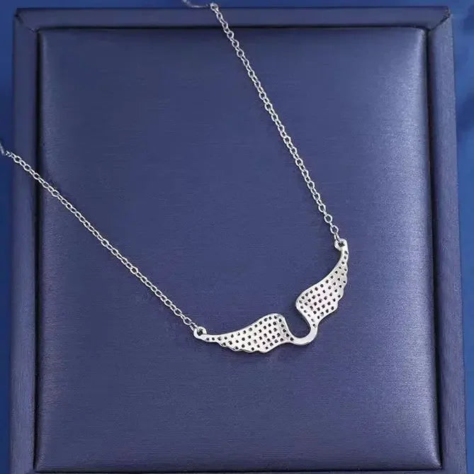 Titanium Steel Angel Wings Necklace – Elegant Clavicle Chain for Women