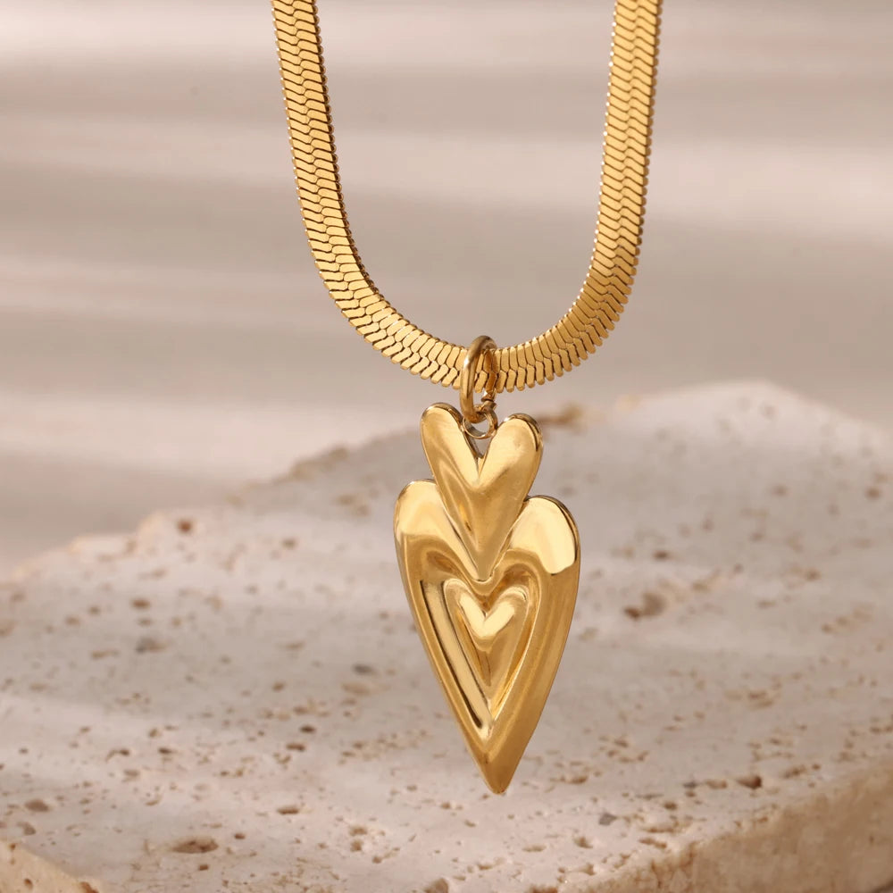 Punk Gold Heart Pendant Necklace – Stainless Steel OT Buckle Beaded Choker, Y2K Style
