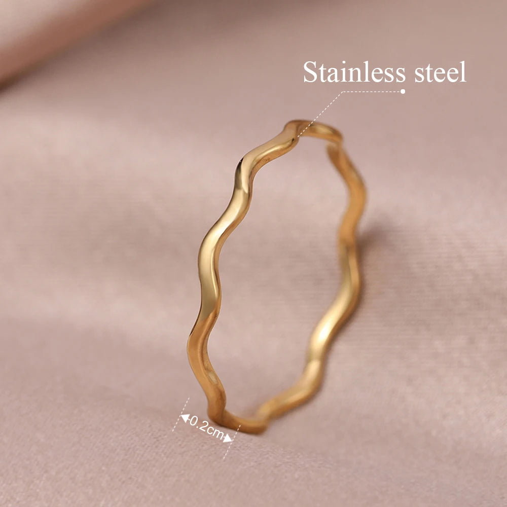 DOTIFI Sea Wave Ring – Minimalist Stainless Steel Couple Band with a Light-Luxury Look