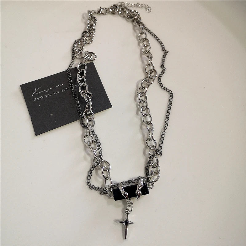 Black Heart Cross Pendant Necklace – Punk Rock Y2K Chain for Men & Women