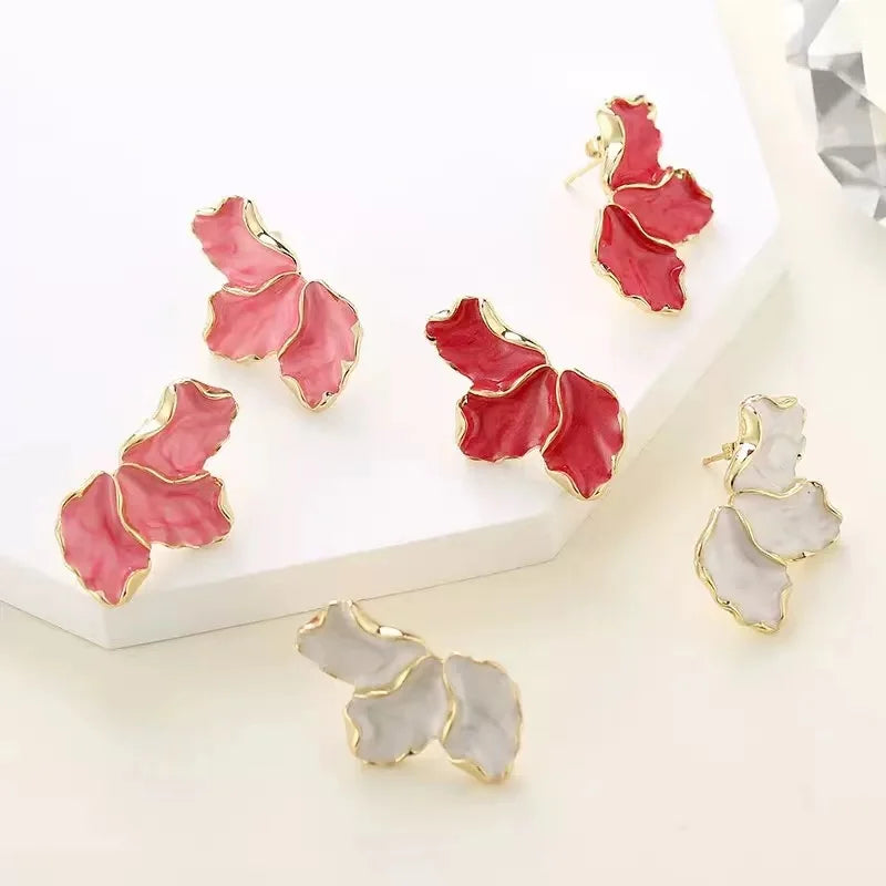Irregular Cream Flower Earrings – High-Quality Gold Plated Statement Design for Women
