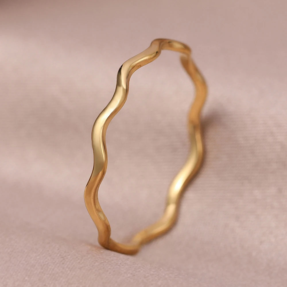 DOTIFI Sea Wave Ring – Minimalist Stainless Steel Couple Band with a Light-Luxury Look